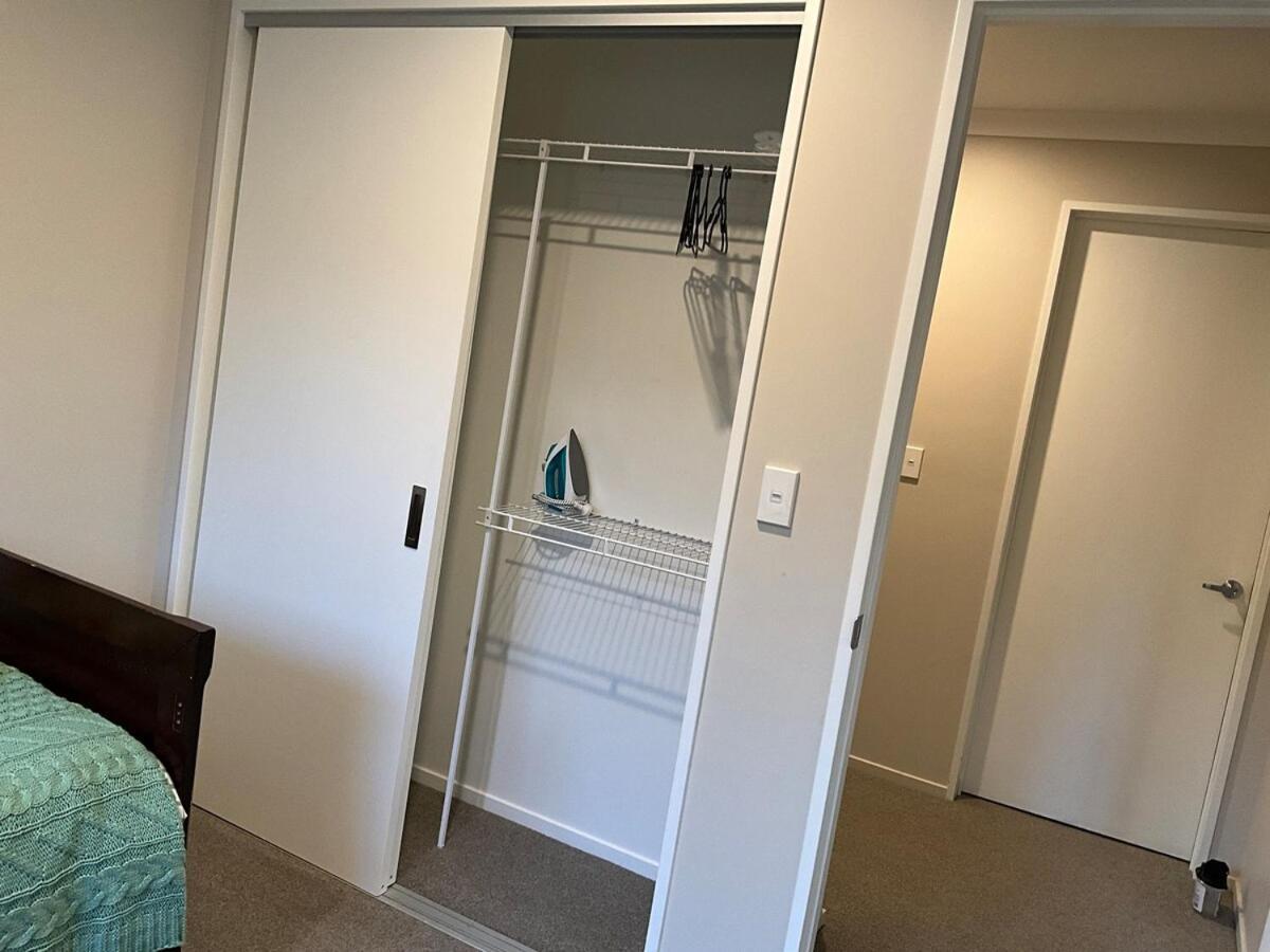 New Two Bedroom House Attached To Main House * Pukekohe